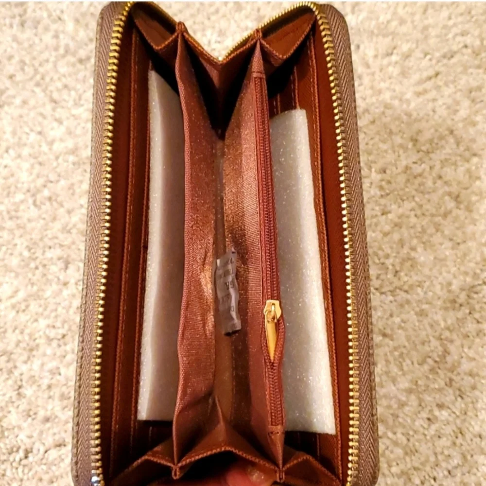 Elegant Tan Shoulder Bag